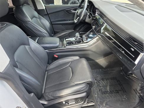 Used 2020 Audi Q8 Prestige w/ Prestige Package image 28
