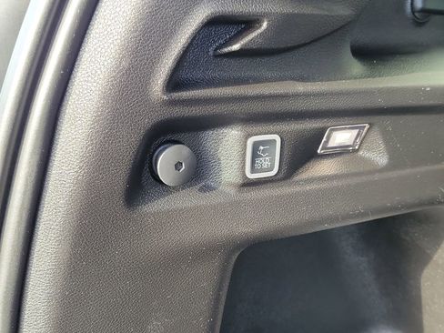 Used 2024 Jeep Grand Cherokee L Laredo AWD/4WD image 8