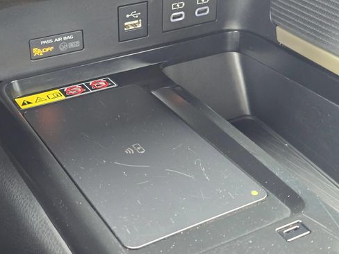 Used 2025 Toyota Camry SE FWD image 42