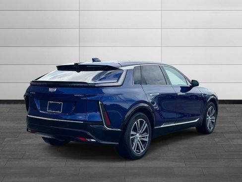 Certified 2024 Cadillac Lyriq Luxury AWD/4WD image 5