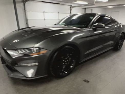 Used 2019 Ford Mustang Coupe w/ Black Accent Package RWD image 4