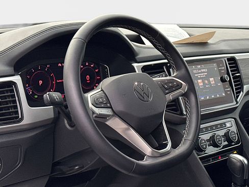 Certified 2023 Volkswagen Atlas SE image 31