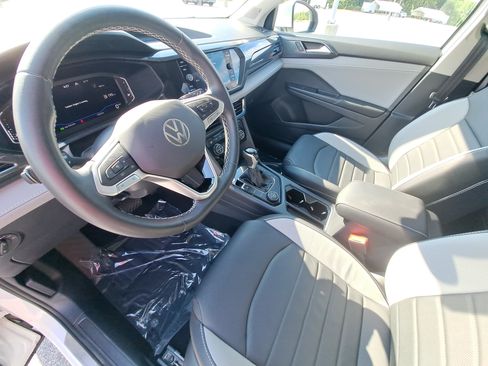 Certified 2023 Volkswagen Taos SEL AWD/4WD image 17