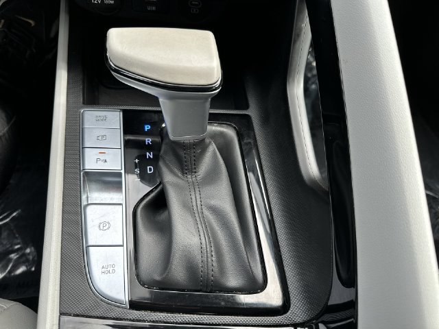 Used 2024 Hyundai Elantra Limited FWD image 31