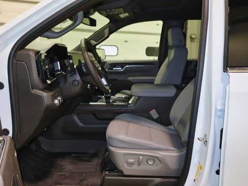 New 2026 GMC Sierra 1500 SLT w/ SLT Premium Plus Package image 6