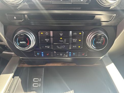 Used 2018 Ford F150 Lariat w/ Equipment Group 502A Luxury AWD/4WD image 18