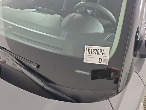 Used 2022 Hyundai Venue Limited image 48