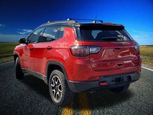 Certified 2025 Jeep Compass Trailhawk w/ Trailhawk Elite Group AWD/4WD image 2