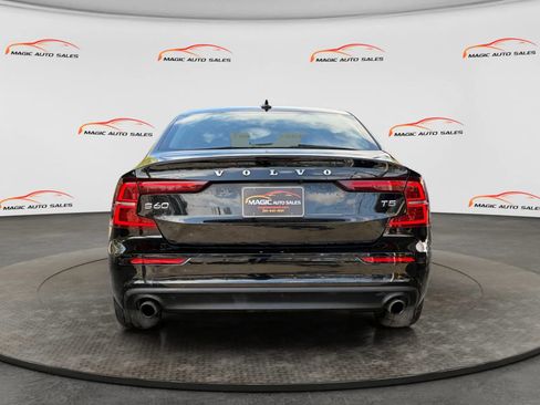 Used 2020 Volvo S60 T5 Momentum w/ Protection Package Premier image 7