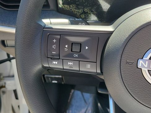 Certified 2025 Nissan Kicks SV image 29