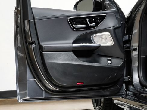 Used 2025 Mercedes-Benz C 300 4MATIC Sedan image 40