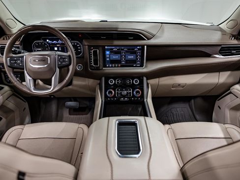 Used 2021 GMC Yukon Denali image 4