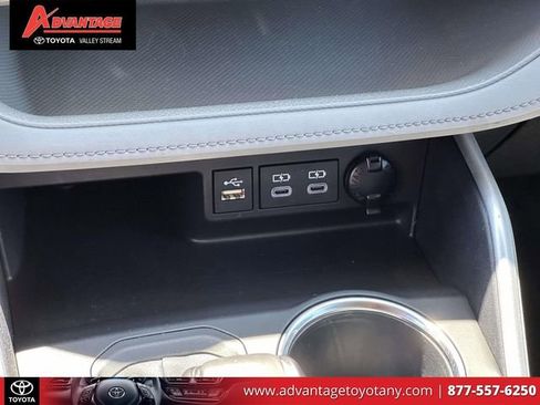 Used 2023 Toyota Highlander LE AWD/4WD image 36