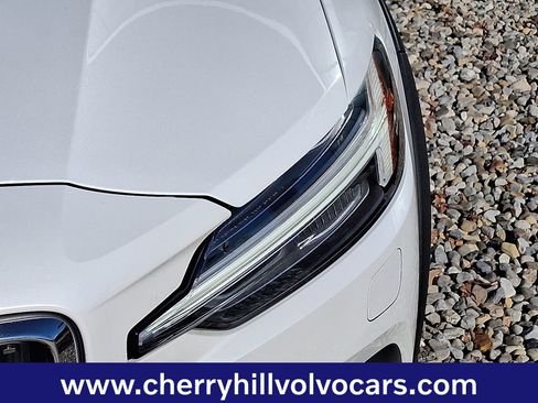 Certified 2025 Volvo V60 B5 Cross Country Plus image 10