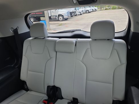 Used 2024 Kia Telluride EX w/ EX Captain's Chair Package AWD/4WD image 16