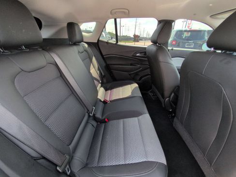 Used 2024 Chevrolet Trax LT w/ Driver Confidence Package FWD image 28