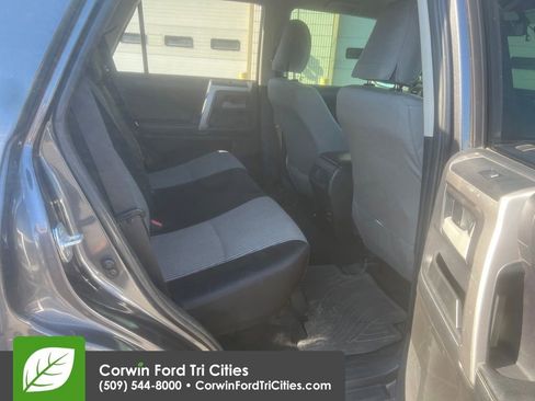 Used 2014 Toyota 4Runner SR5 image 7