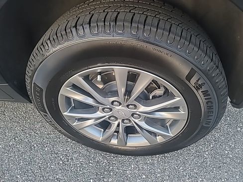 Certified 2023 Cadillac XT5 Premium Luxury w/ Technology Package image 8