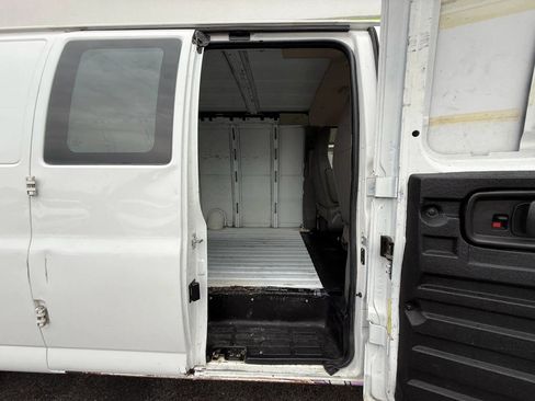 Used 2016 Chevrolet Express 2500 Extended image 17