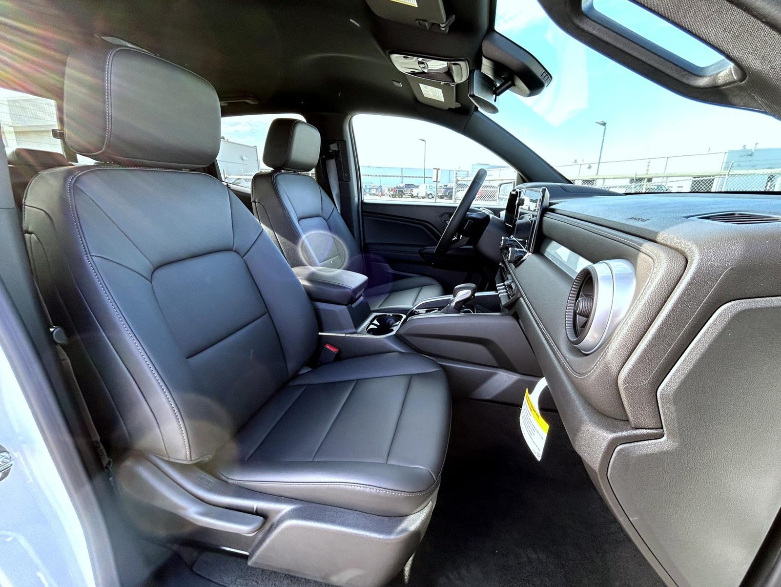 New 2026 Chevrolet Colorado LT w/ LT Convenience Package AWD/4WD image 16