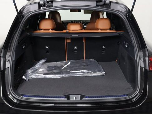 Used 2026 Mercedes-Benz GLC 300 4MATIC image 11
