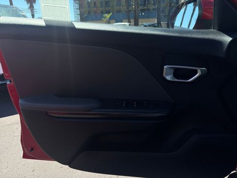 Used 2025 Kia K4 LXS image 18