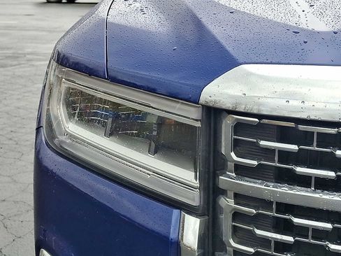 Used 2023 GMC Acadia Denali w/ Denali Technology Package image 9