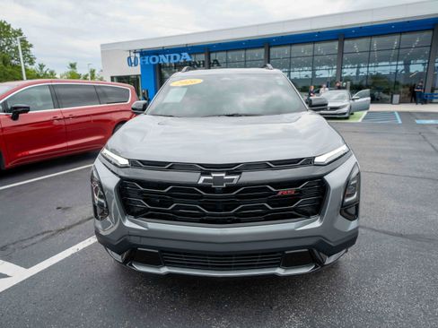 Used 2026 Chevrolet Equinox RS w/ LPO, Floor Liner Package AWD/4WD image 2