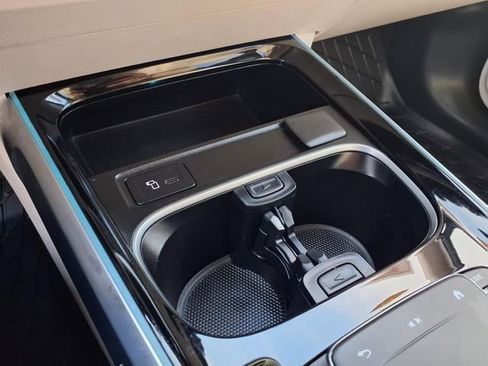 Used 2023 Mercedes-Benz EQB 300 4MATIC image 64