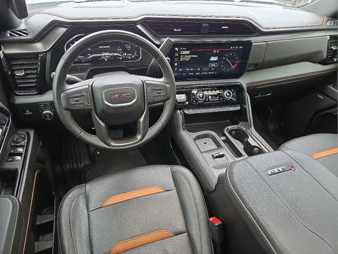 Used 2025 GMC Sierra 2500 AT4 w/ AT4 Premium Plus Package AWD/4WD image 11