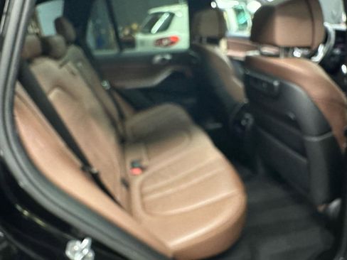 Used 2019 BMW X5 xDrive40i w/ M Sport Package image 13