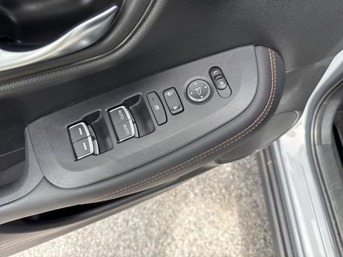 Used 2025 Honda HR-V Sport image 13