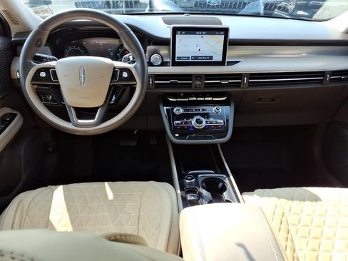 Used 2022 Lincoln Corsair AWD w/ Premium Package image 6