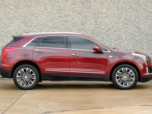 Used 2017 Cadillac XT5 Premium Luxury FWD image 7