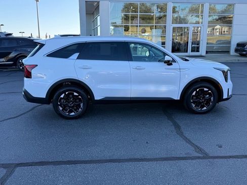 New 2026 Kia Sorento S image 2
