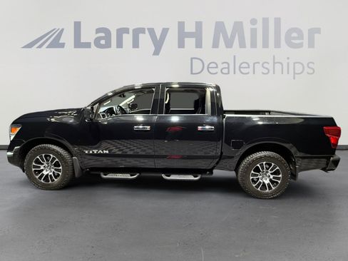 Used 2021 Nissan Titan SV w/ SV Convenience Package AWD/4WD image 2