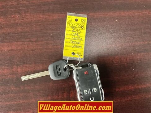 Used 2015 GMC Sierra 1500 Denali w/ Driver Alert Package AWD/4WD image 31