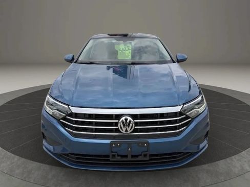 Used 2021 Volkswagen Jetta SE FWD image 2