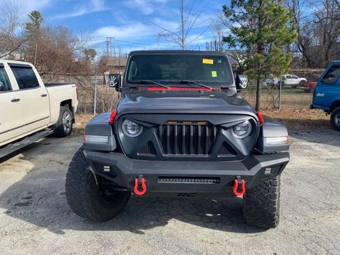 Used 2020 Jeep Wrangler Unlimited Sahara image 3