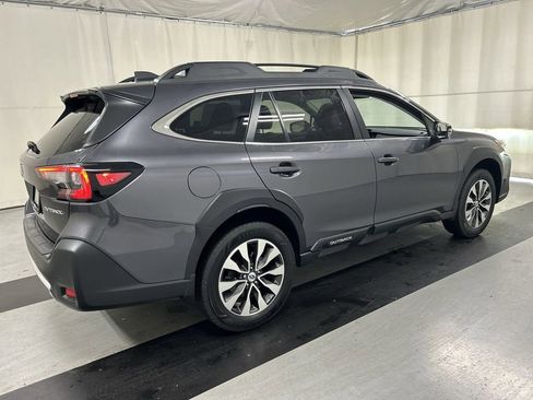 Used 2025 Subaru Outback Limited AWD/4WD image 2