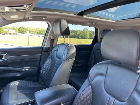 Used 2023 Kia Sorento SX image 11