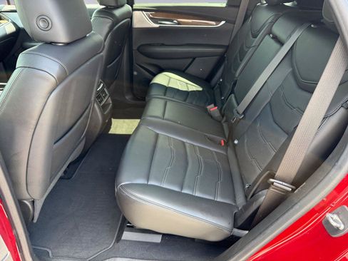Used 2022 Cadillac XT5 Premium Luxury w/ Platinum Package AWD/4WD image 17