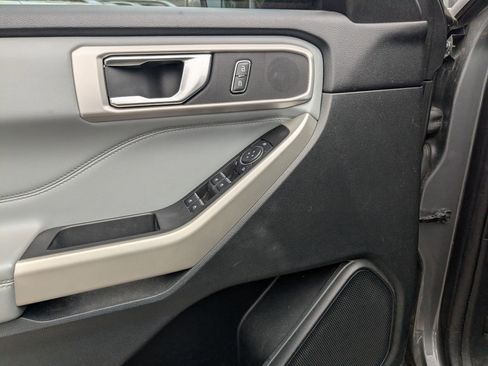 Used 2021 Ford Explorer XLT w/ Equipment Group 202A image 11