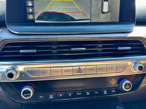 Used 2020 Kia Telluride SX w/ Towing Package FWD image 8