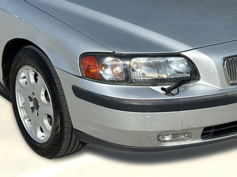 Used 2002 Volvo V70 T5 FWD image 10