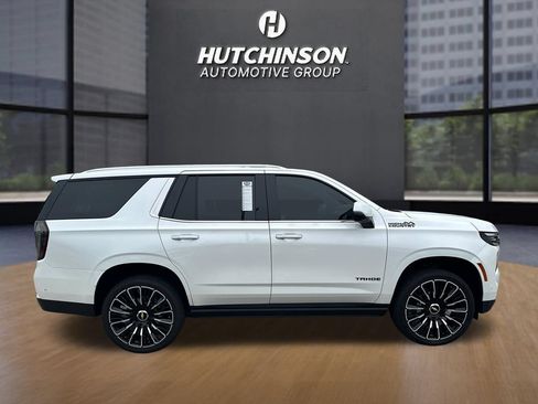 Used 2025 Chevrolet Tahoe High Country AWD/4WD image 8