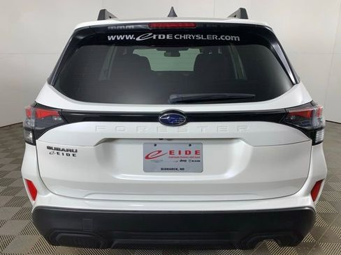 Used 2025 Subaru Forester Premium AWD/4WD image 14