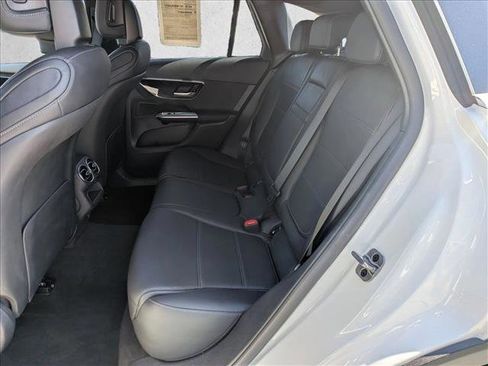 Used 2026 Mercedes-Benz GLC 300 image 18