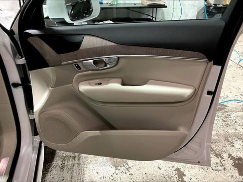 Used 2024 Volvo XC90 T8 Plus w/ Protection Package Premier image 22