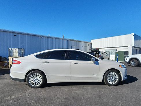 Used 2015 Ford Fusion Energi SE image 6